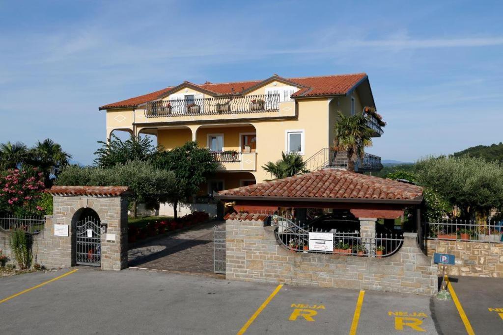 Apartmaji Jelena بيران المظهر الخارجي الصورة